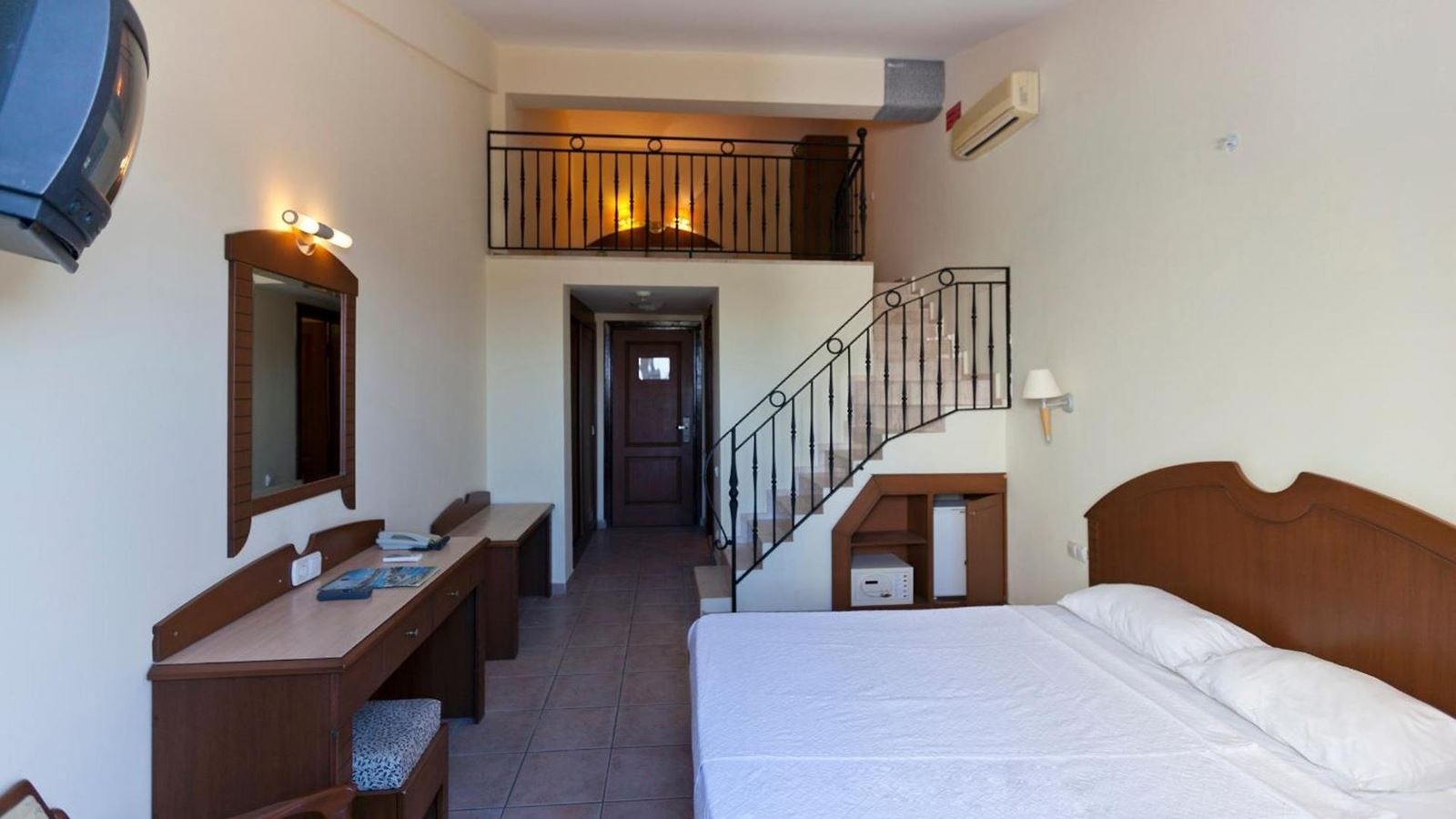 rooms-maisonette-room