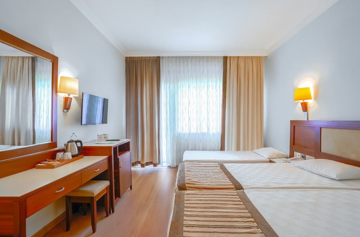 rooms-standard-room-sea-view-with-balcony