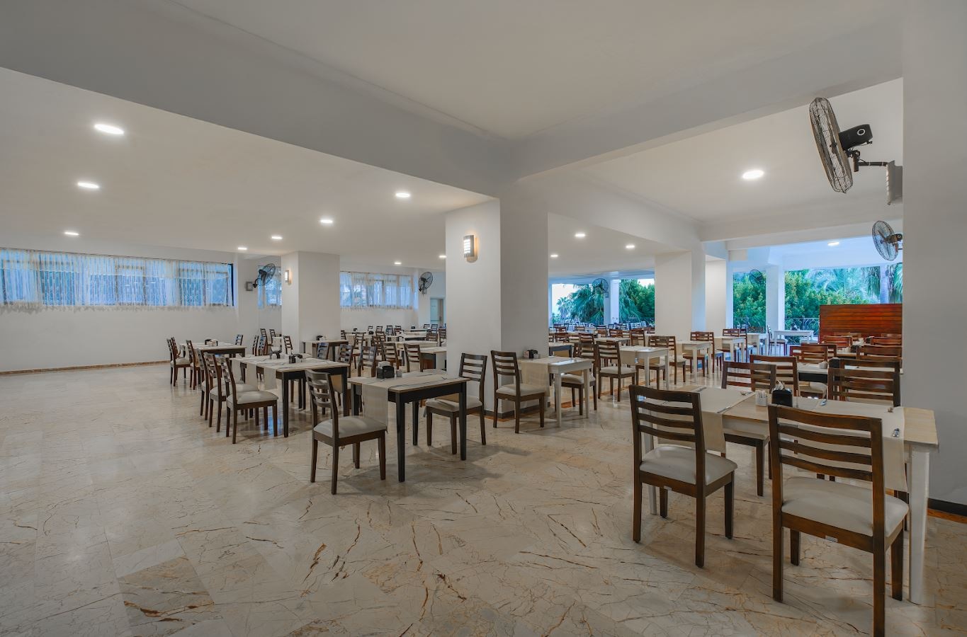 restaurants-restaurants