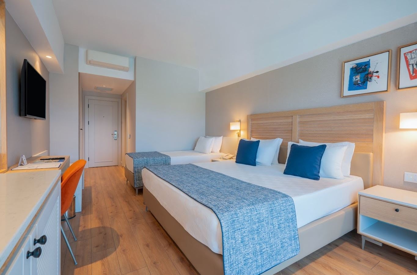 rooms-triple-land-room