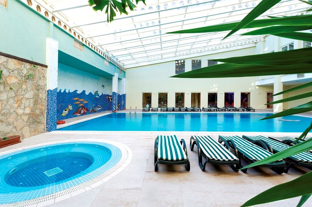 pools-indoor-pool