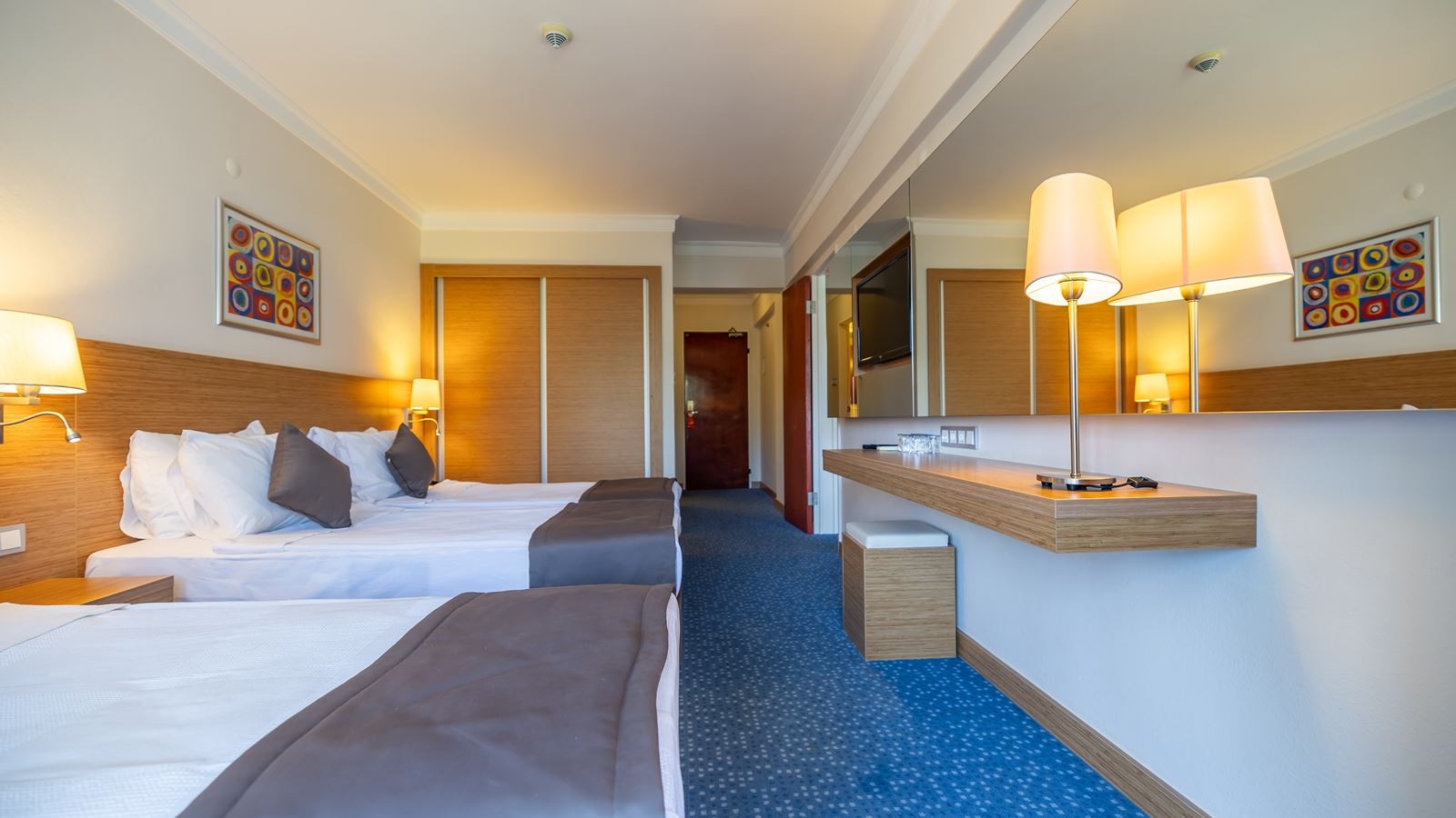 rooms-family-connecting-room