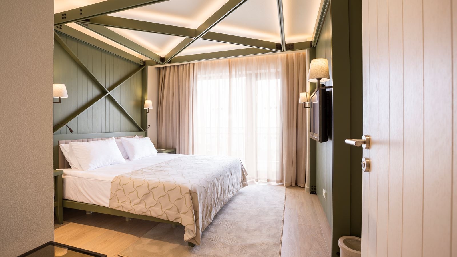 rooms-family-2-bedrooms-main-building