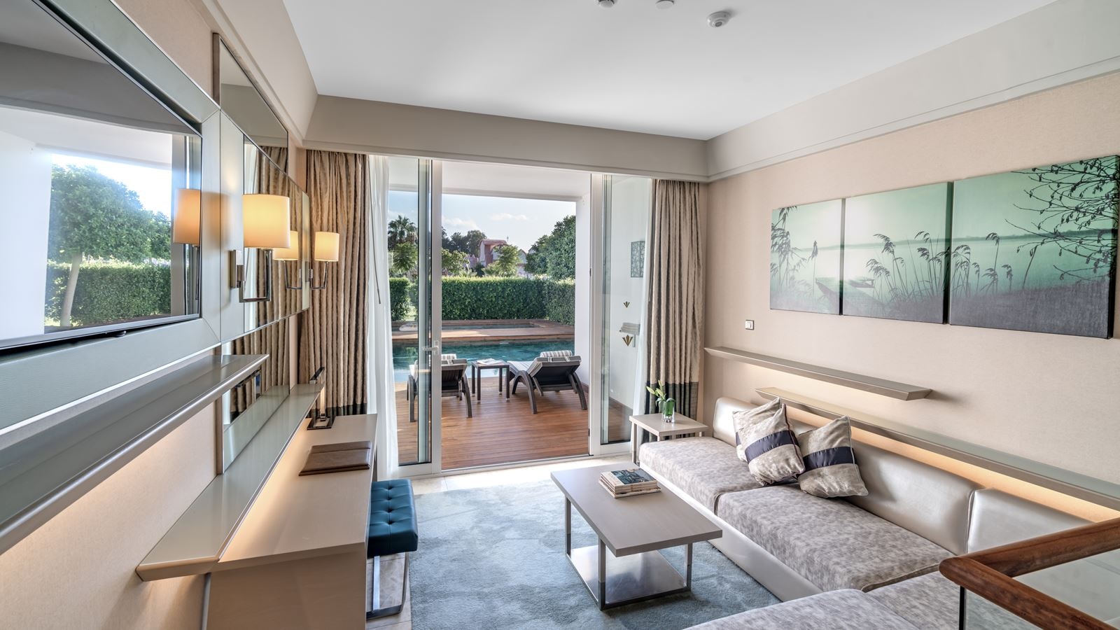 rooms-pool-suite-ground-floor