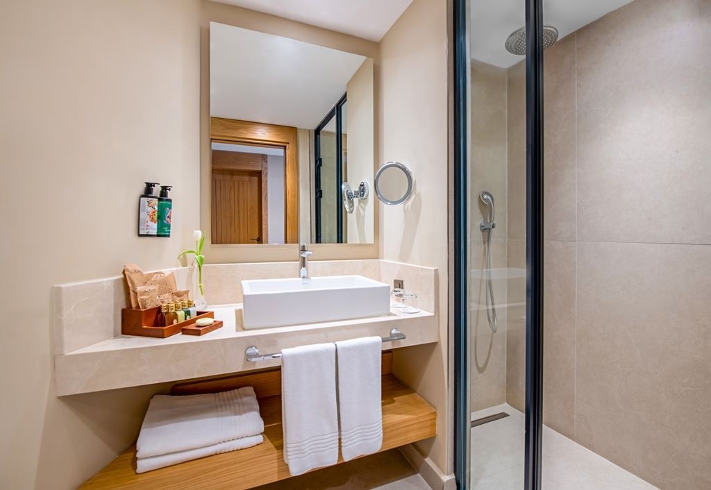 rooms-deluxe-family-suite-garden-view