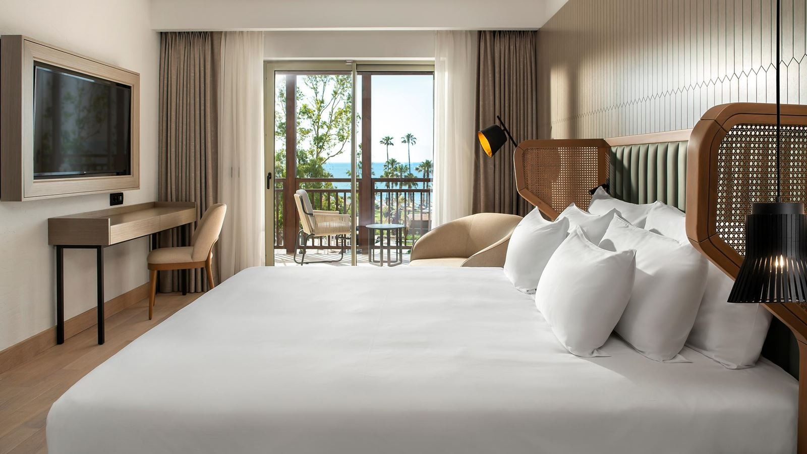 rooms-suite-with-sea-view