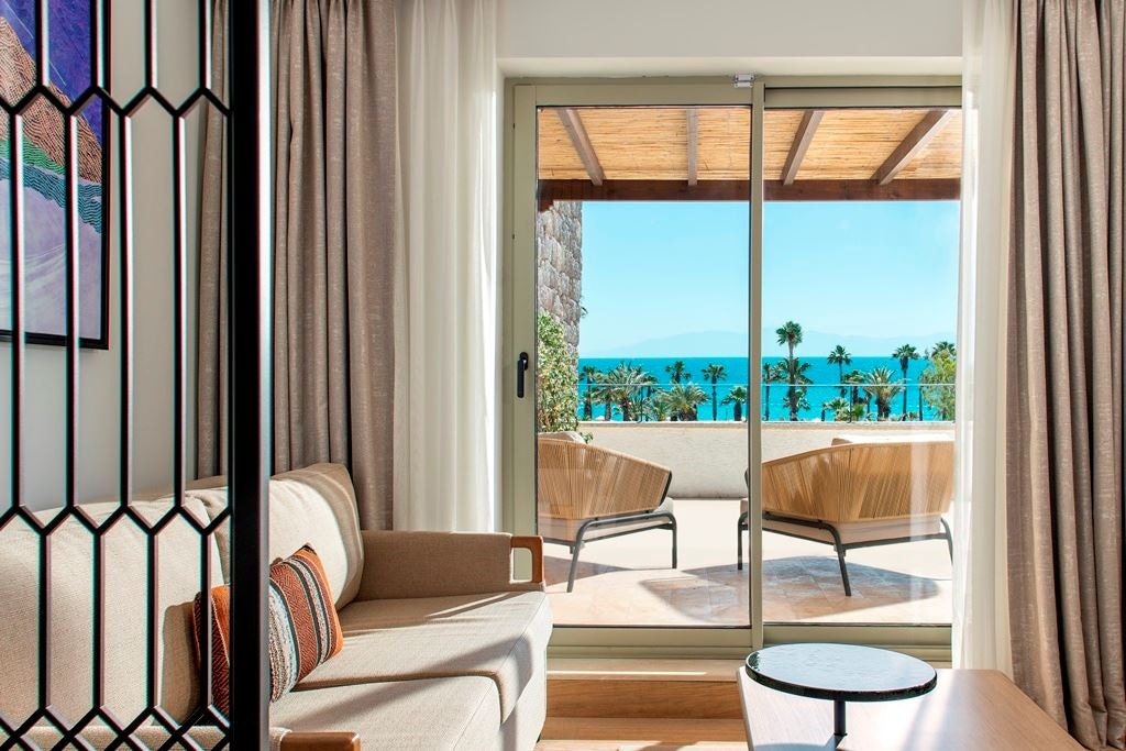 rooms-suite-with-sea-view