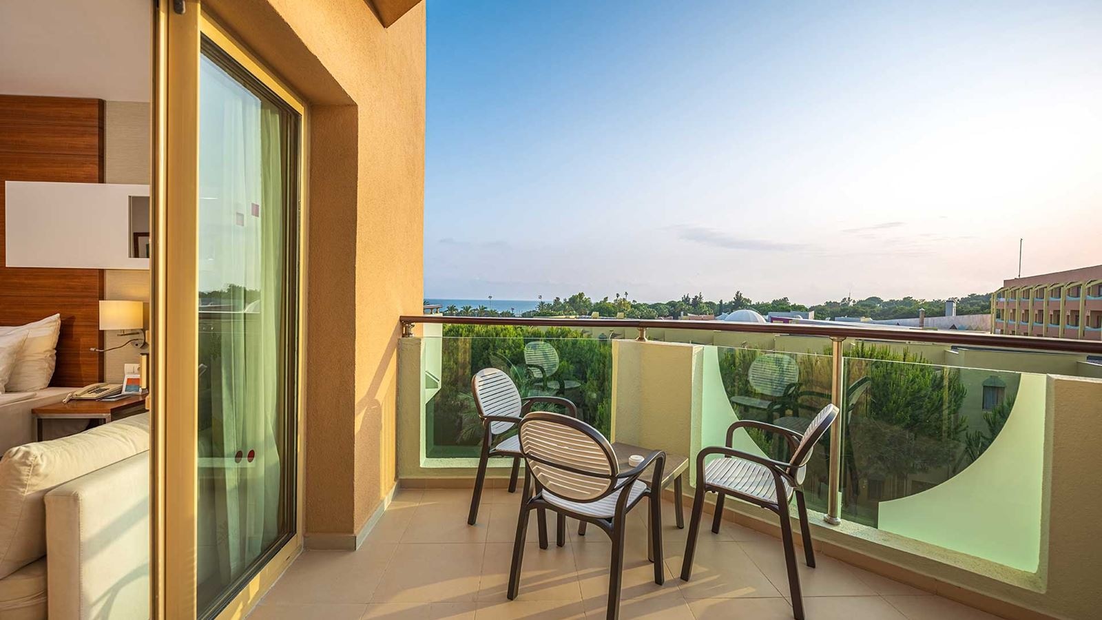 rooms-hotel-family-deluxe-room