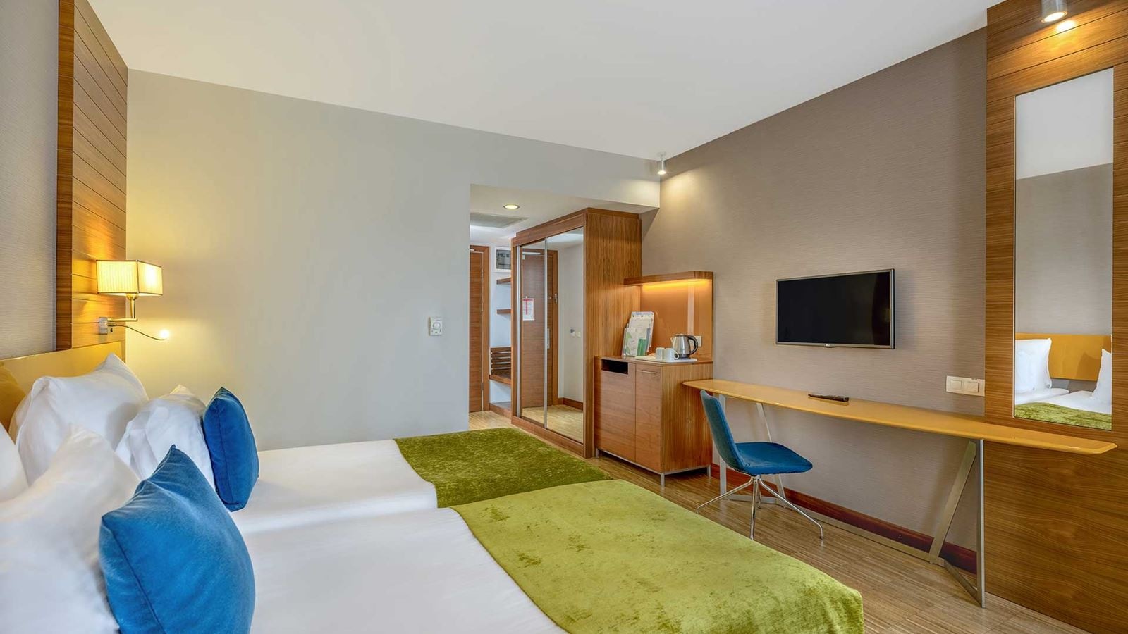 rooms-main-building-superior-standard-room-with-sea-view