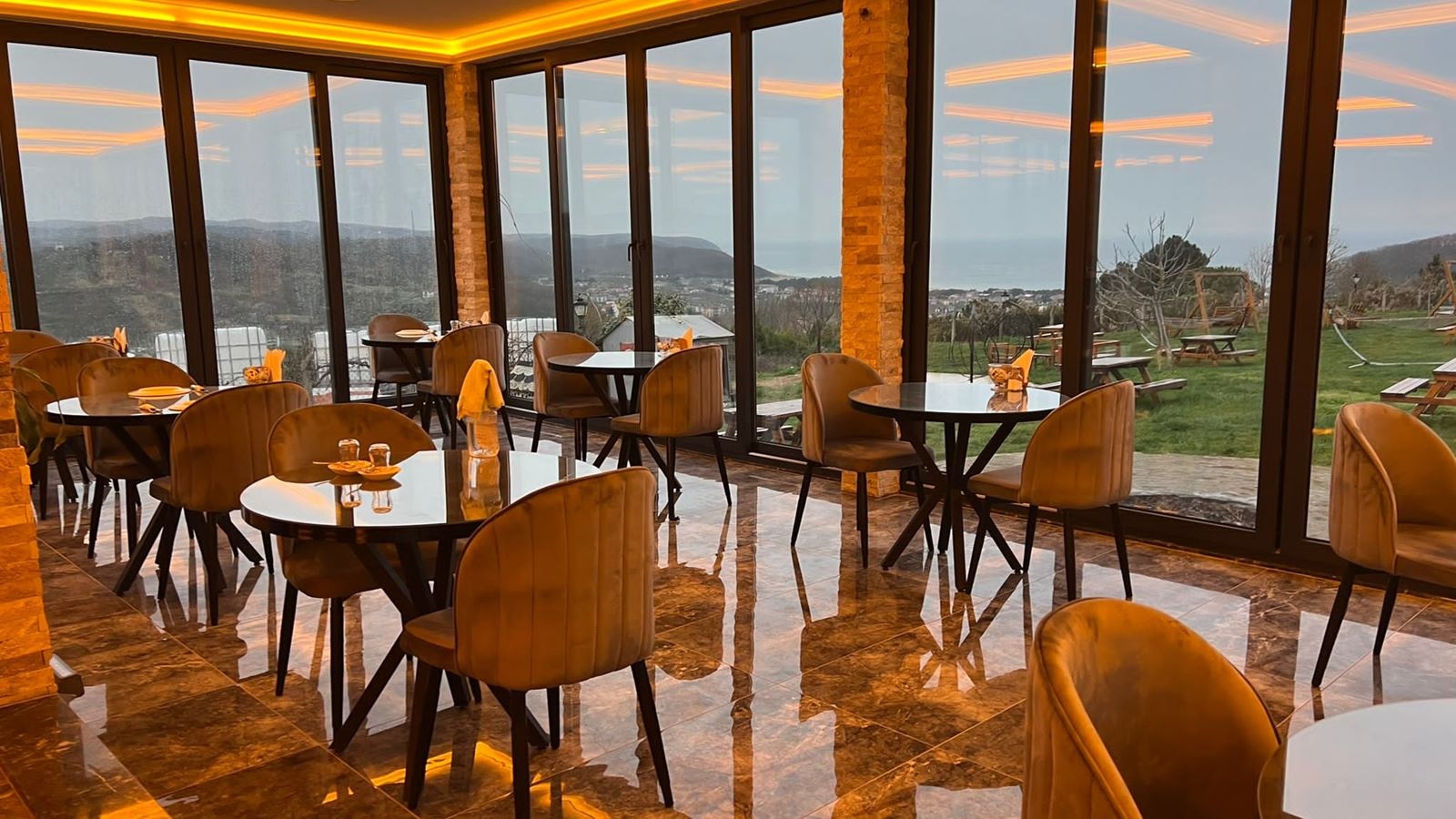 restaurants-main-restourant