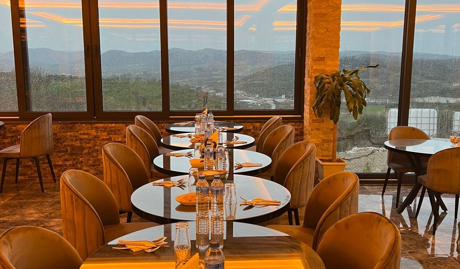 restaurants-main-restourant