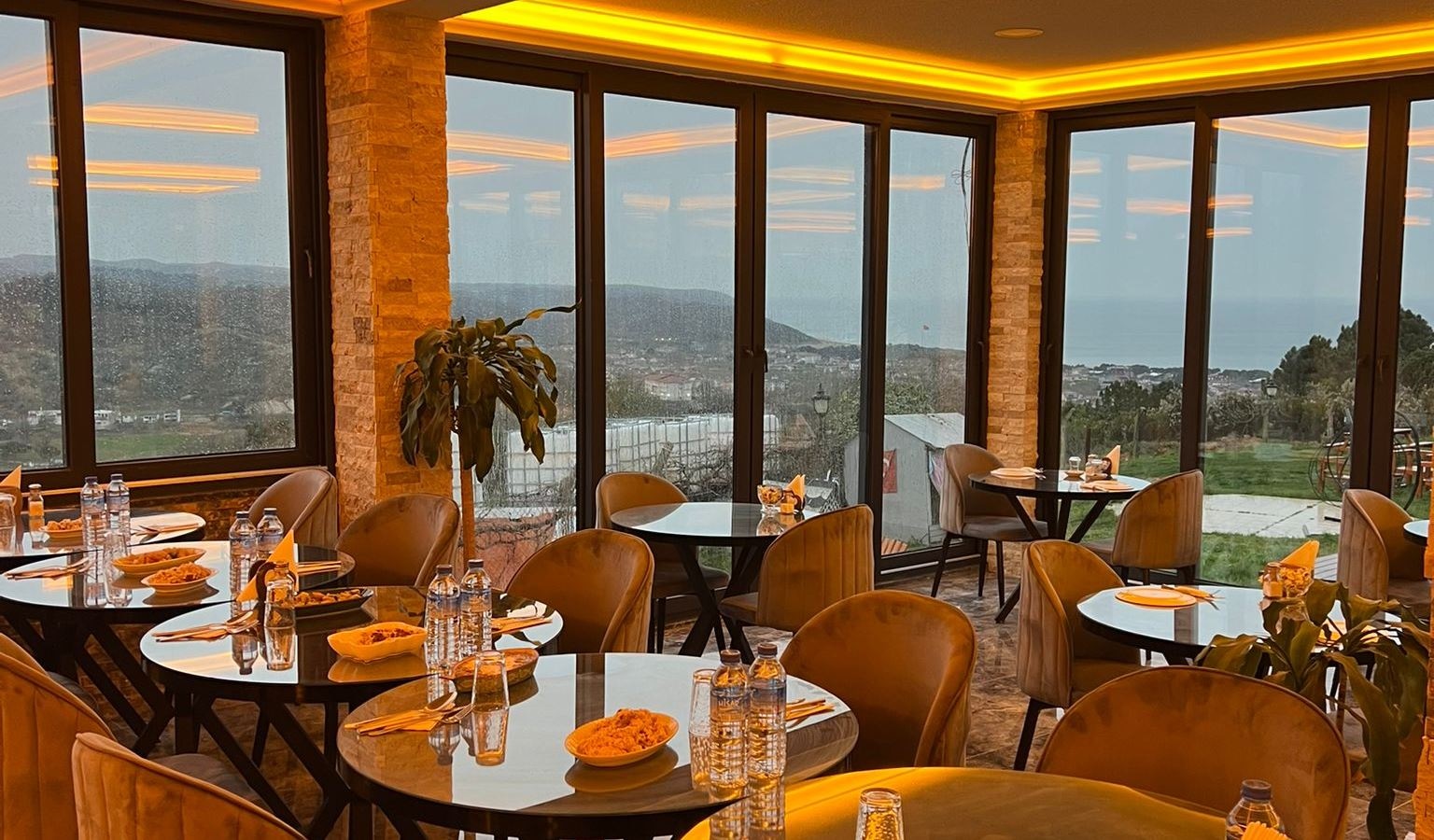 restaurants-main-restourant