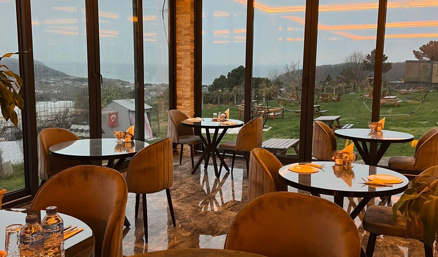 restaurants-main-restourant