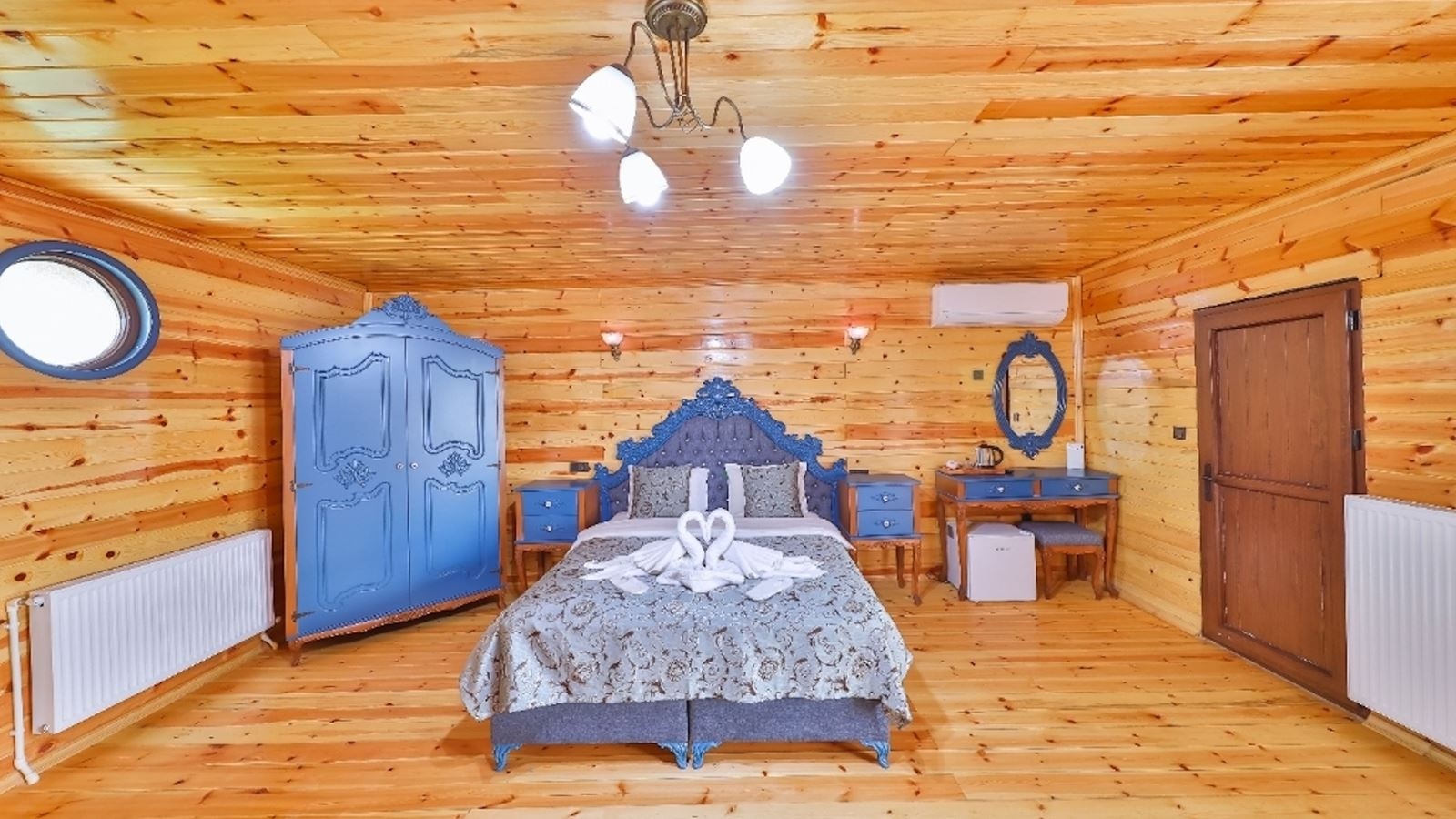 rooms-somineli-jakuzili-bungalow-oda