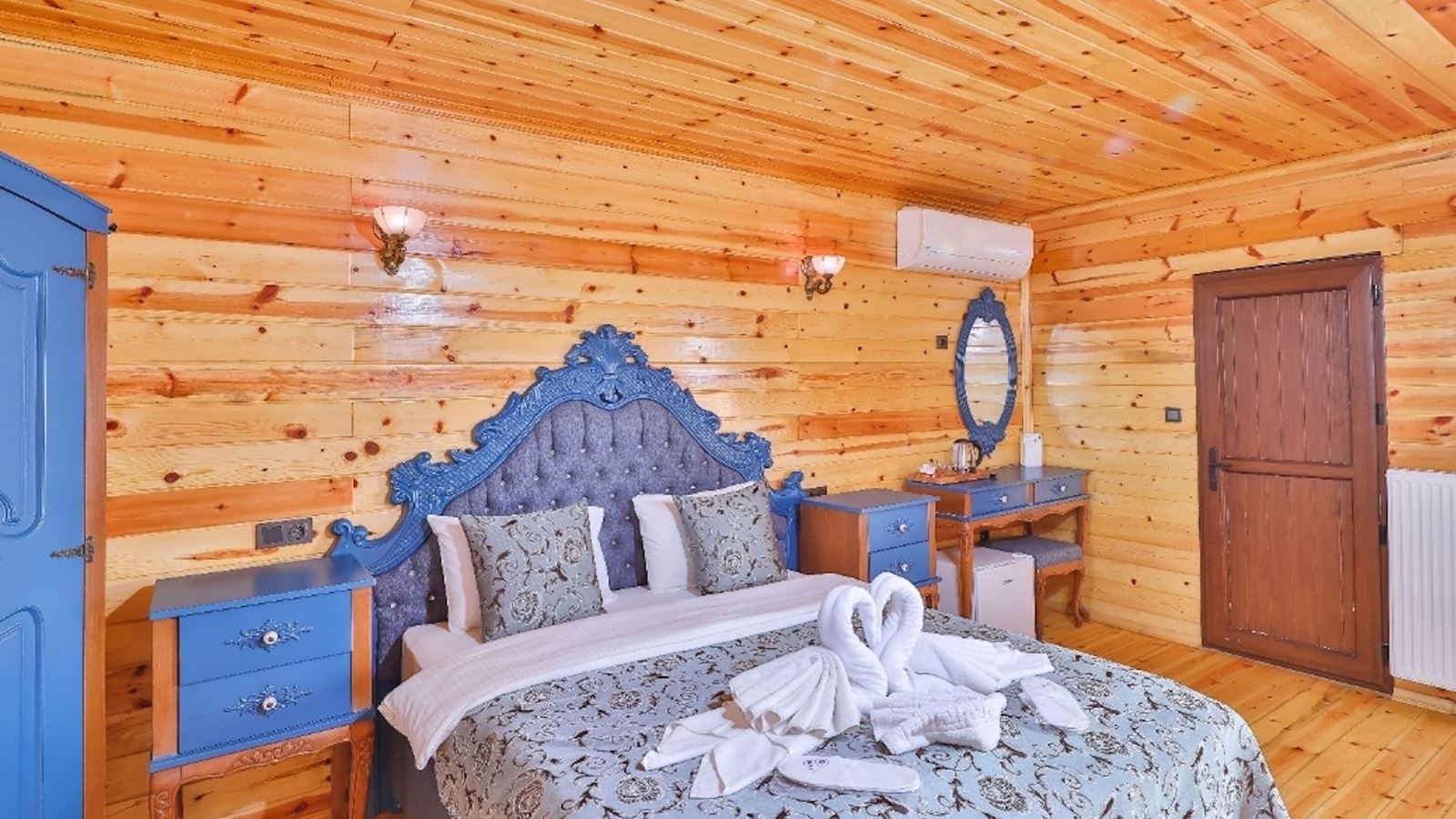 rooms-somineli-jakuzili-bungalow-oda