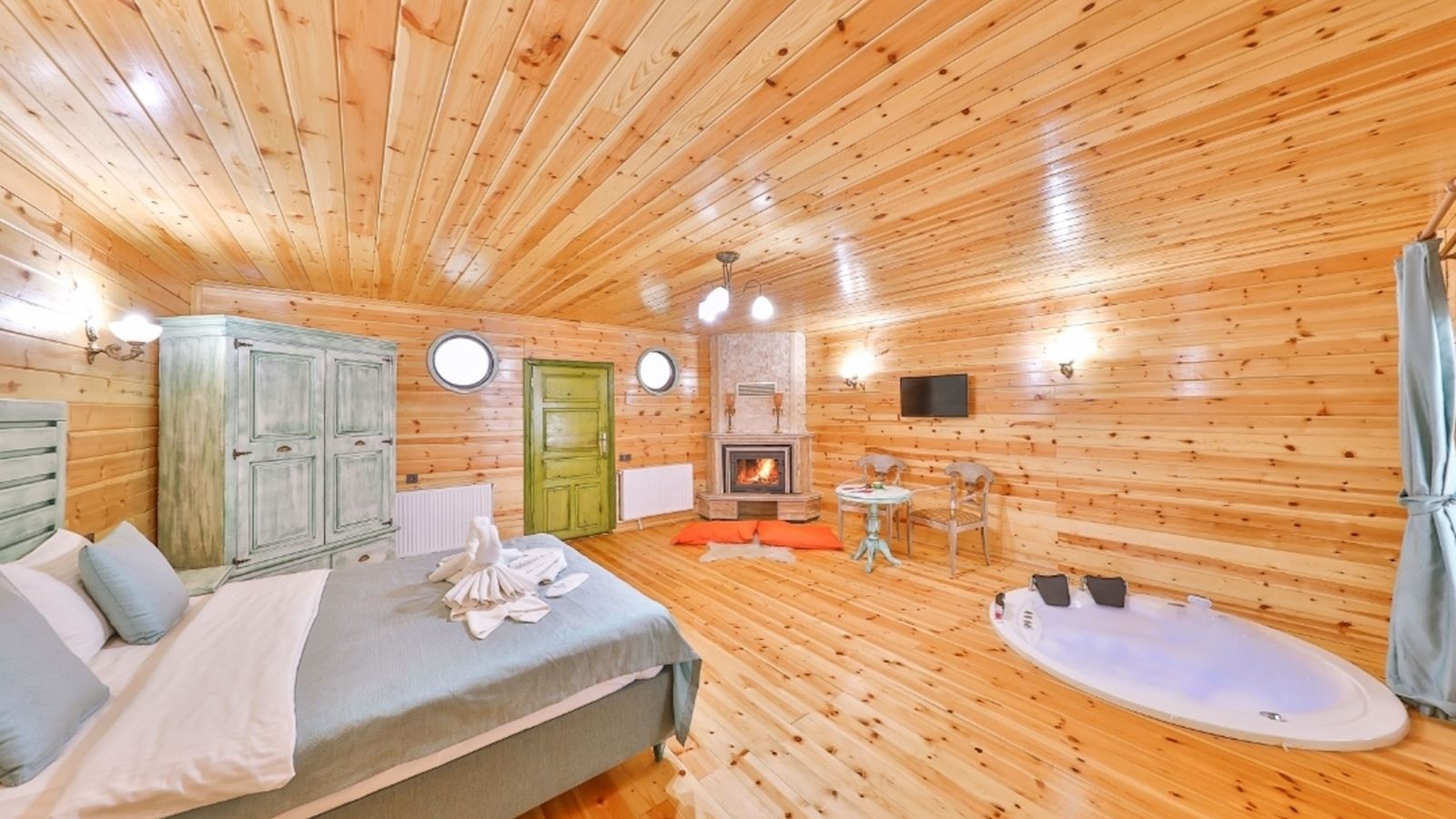 rooms-somineli-jakuzili-bungalow-oda