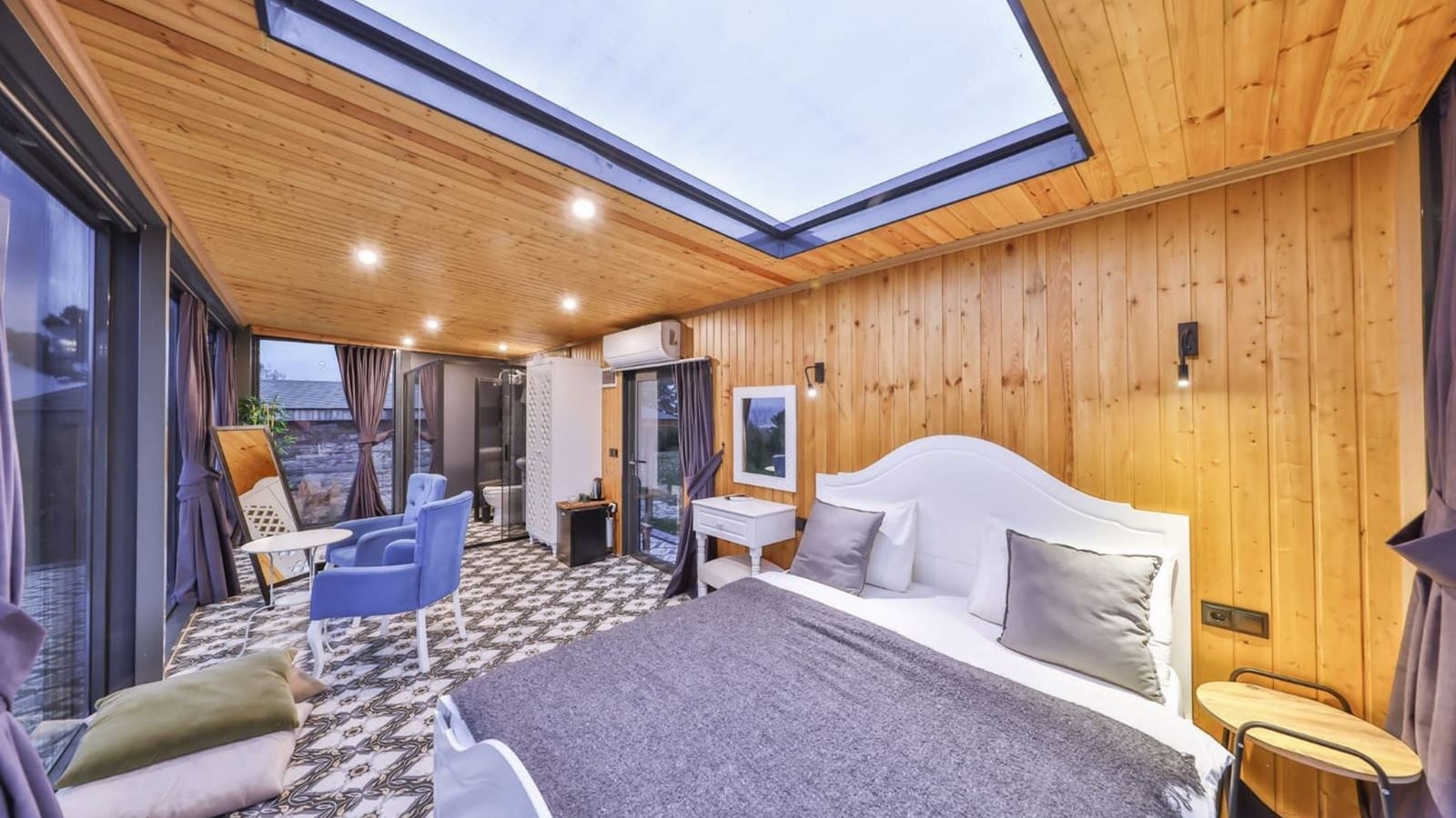 rooms-jakuzili-mirror-house