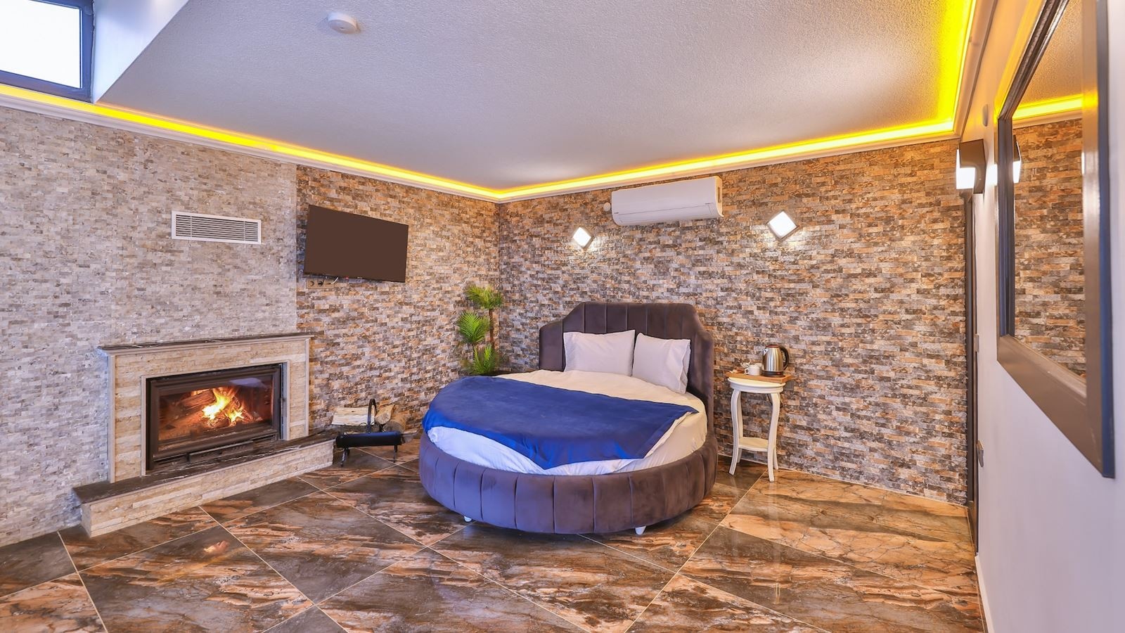 rooms-deluxe-room-with-hammam-pool-and-garden-view-fireplace-and-jacuzzi