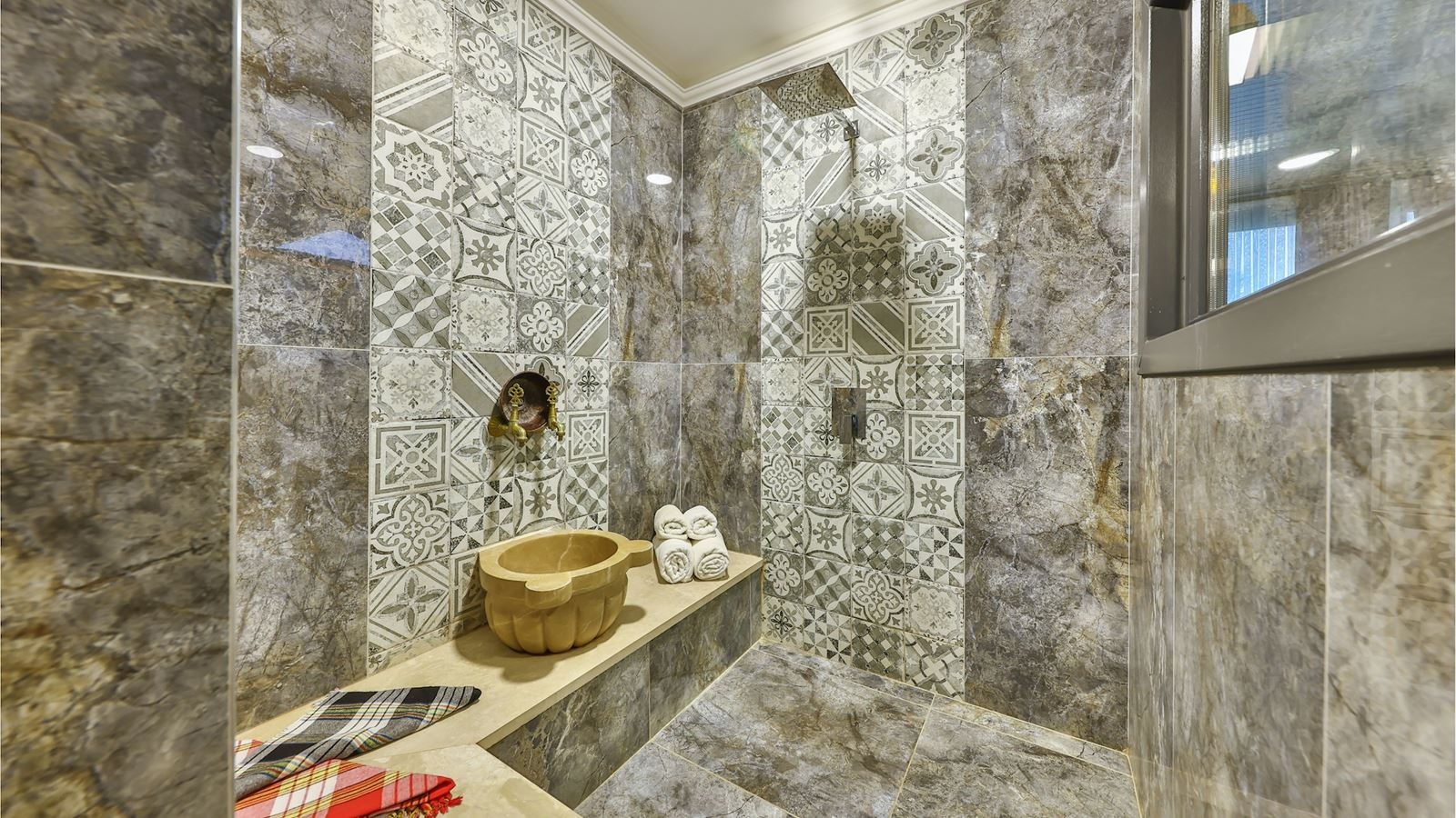 rooms-deluxe-room-with-hammam-pool-and-garden-view-fireplace-and-jacuzzi