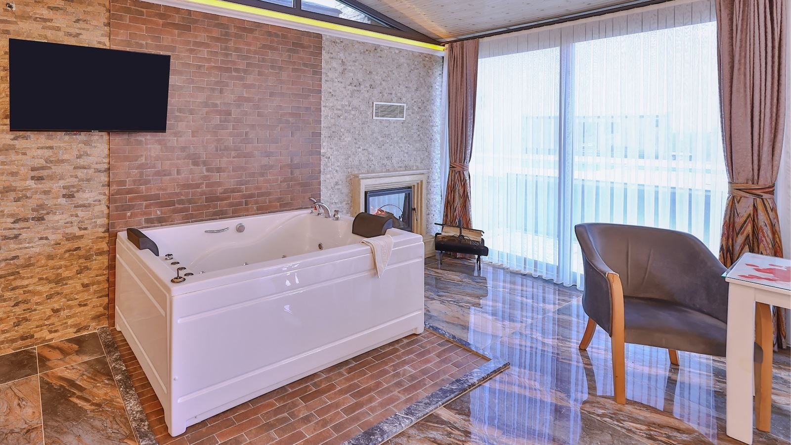 rooms-deluxe-room-with-hammam-pool-and-garden-view-fireplace-and-jacuzzi