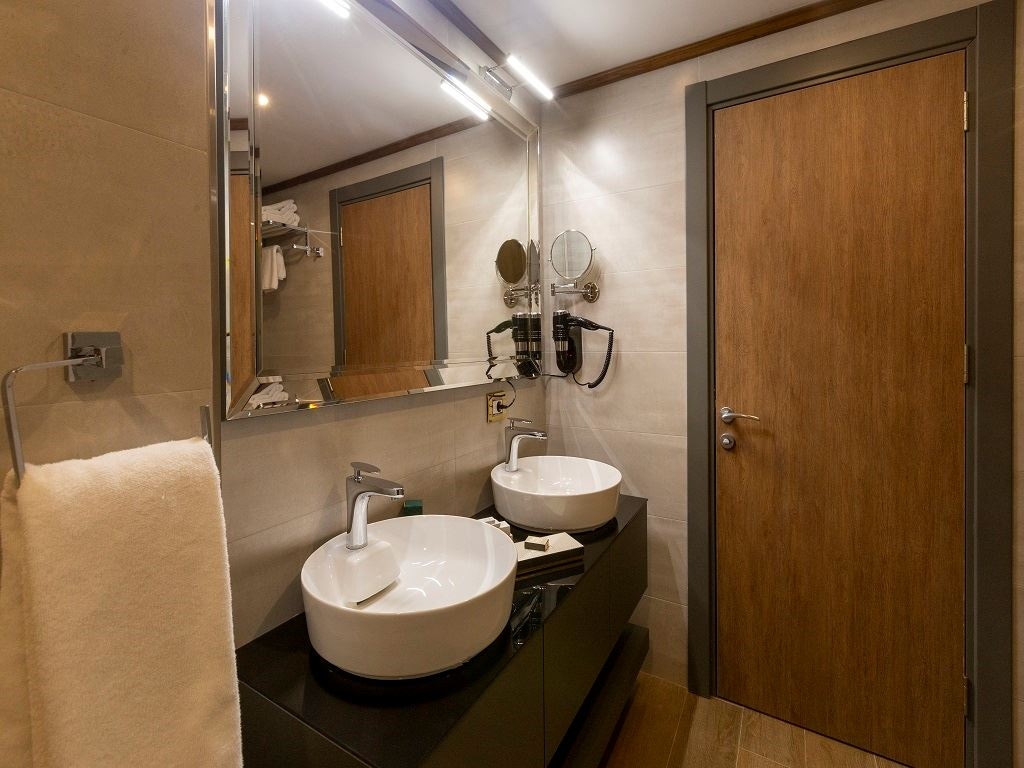 rooms-deluxe-suite-1+1-gol-manzarali