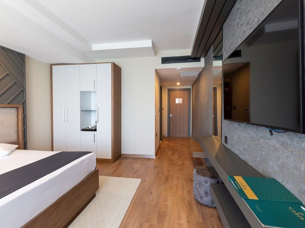 rooms-superior-room-with-lake-view