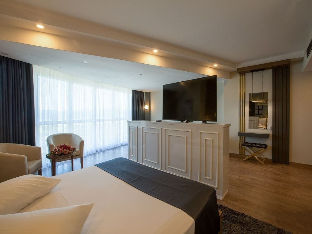 rooms-premium-deluxe-oda-gol-manzarali