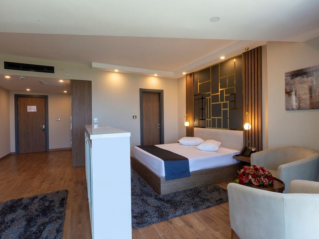 rooms-premium-deluxe-oda-gol-manzarali
