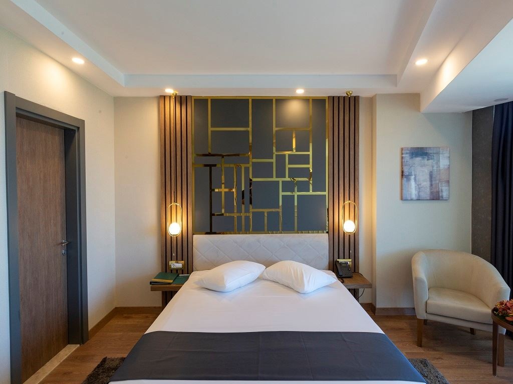 rooms-premium-deluxe-oda-gol-manzarali