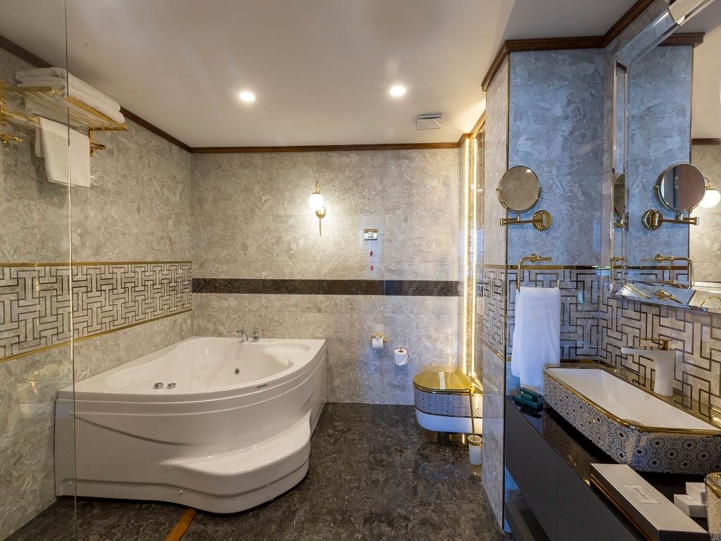 rooms-premium-deluxe-oda-gol-manzarali