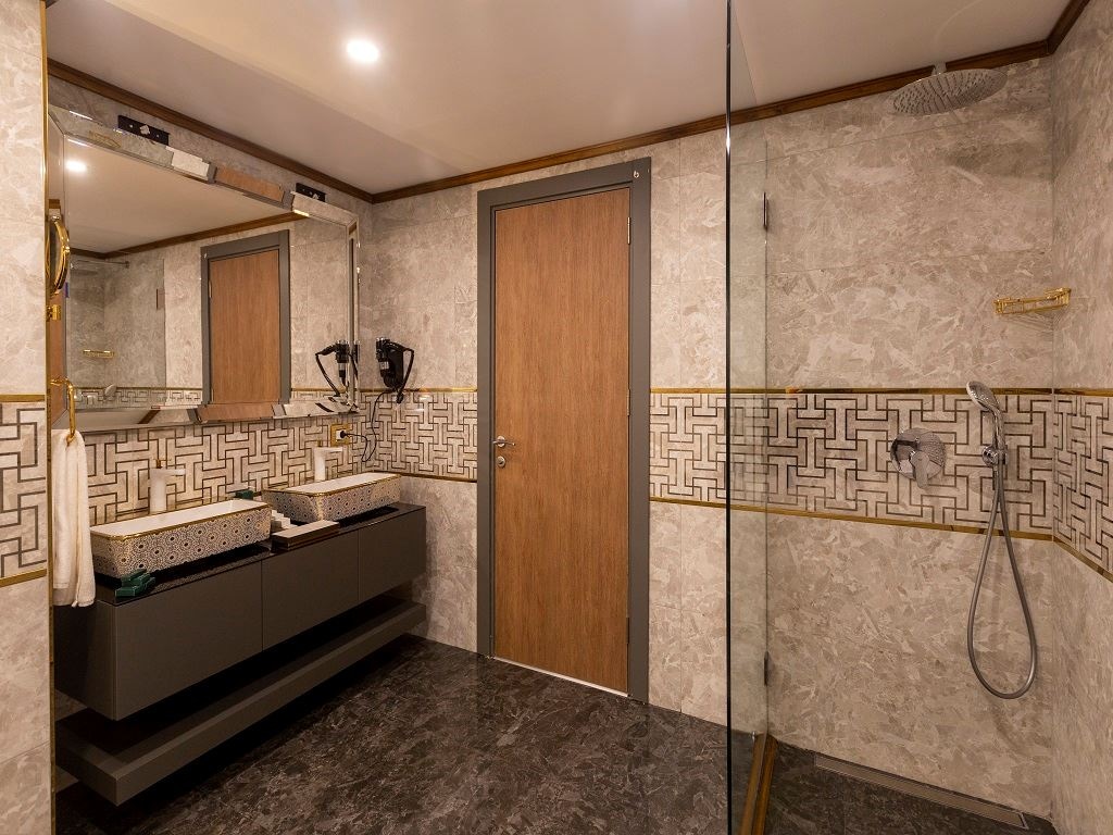 rooms-premium-deluxe-oda-gol-manzarali