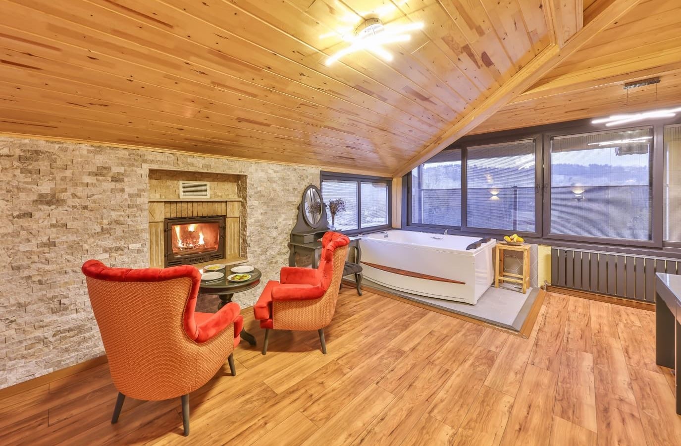 rooms-nehir-manzarali-terasli-hamamli-saunali-jakuzili-ve-somineli-pandora-oda