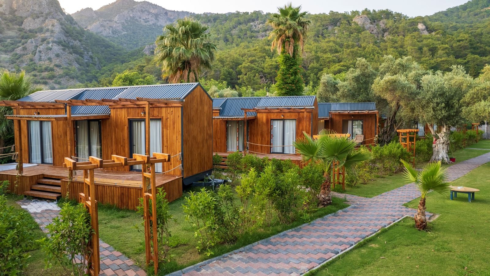 rooms-jakuzili-tiny-house