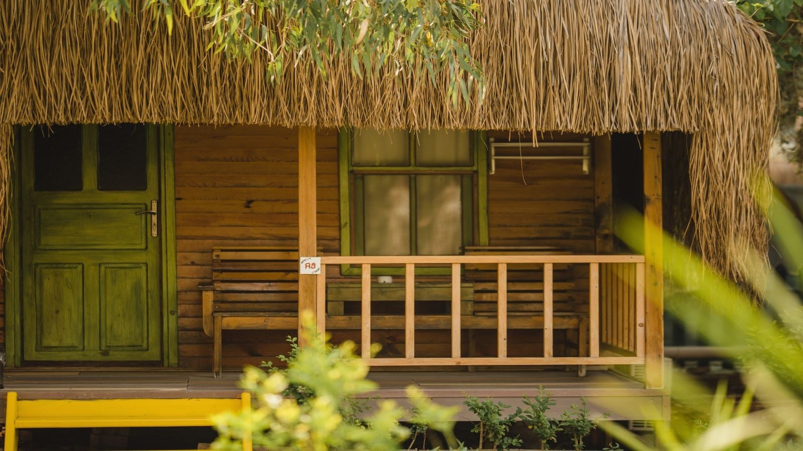 rooms-bungalow-standard-room