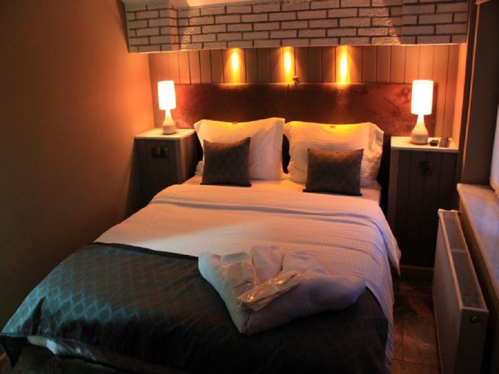 rooms-nehir-manzarali-oda