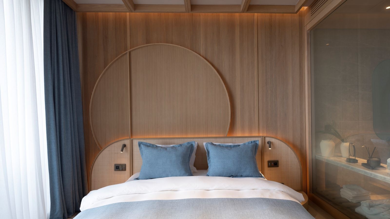 rooms-deluxe-room-garden-view