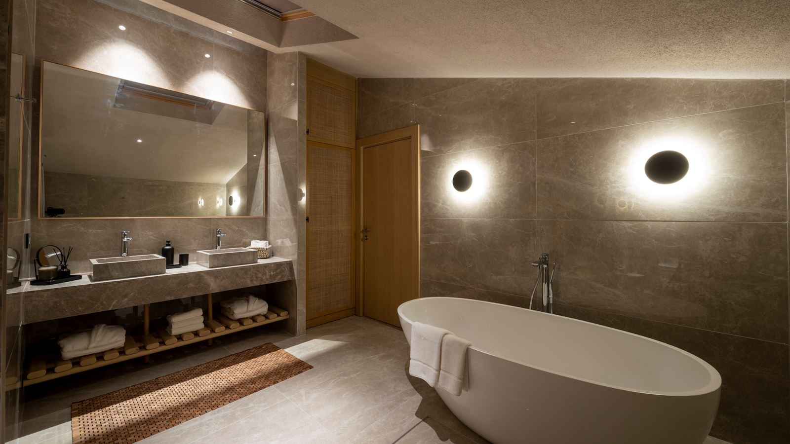 rooms-large-loft-suit-sea-view