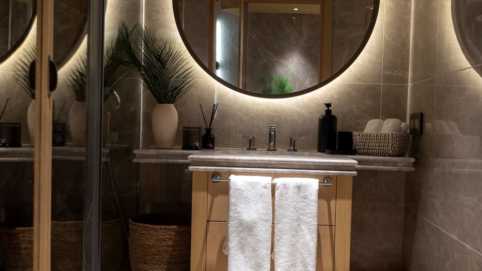 rooms-large-loft-suit-sea-view