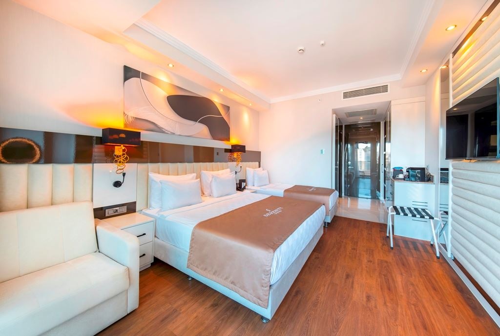 rooms-deluxe-garden-room