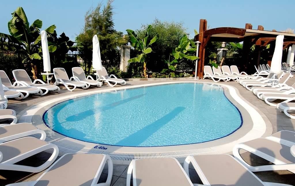 pools-outdoor-childrens-pool