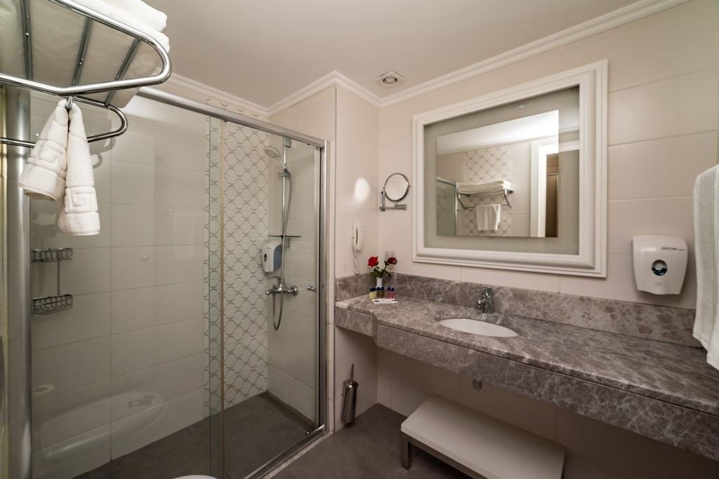 rooms-standard-room-land-view-with-balcony