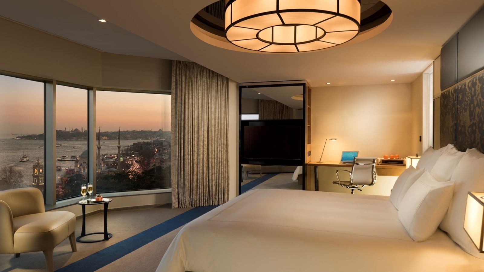 rooms-suite-two-bedrooms-with-terrace