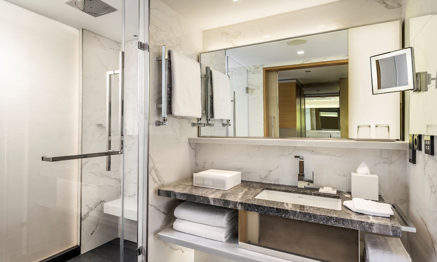 rooms-room-three-bedrooms