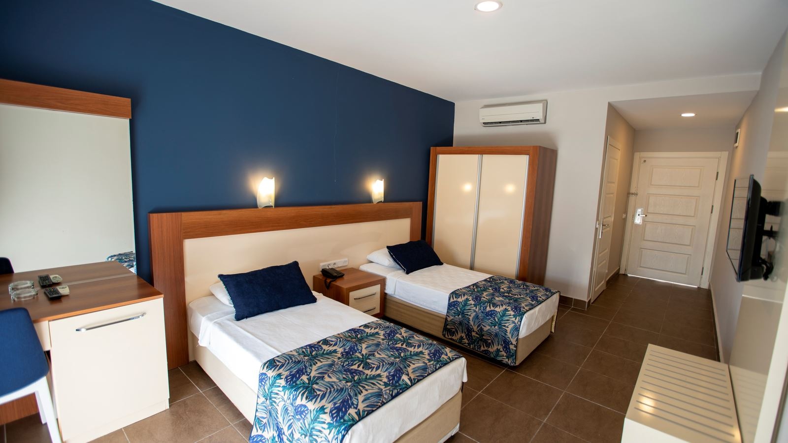 rooms-family-two-room