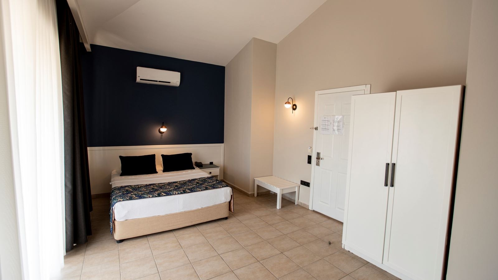 rooms-family-two-room