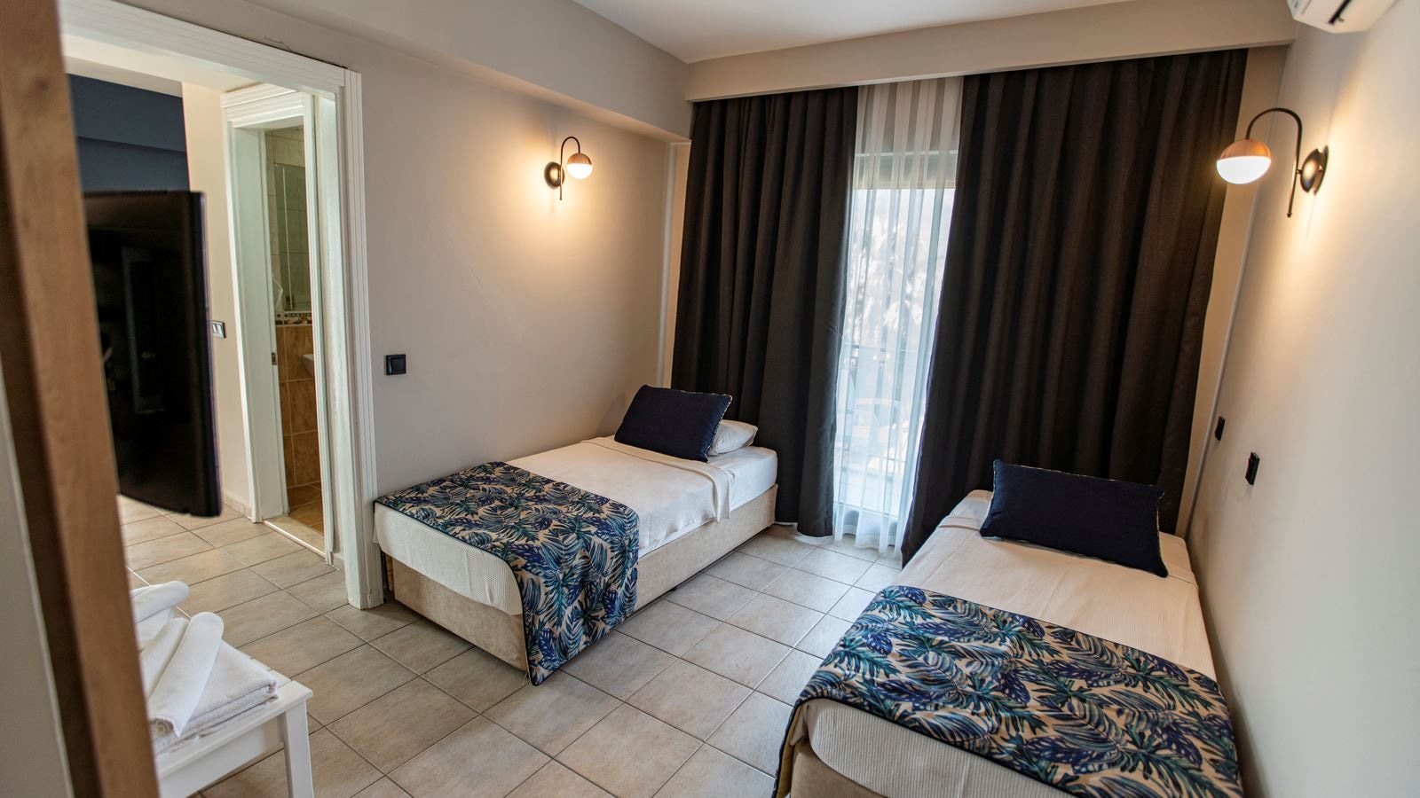 rooms-family-two-room