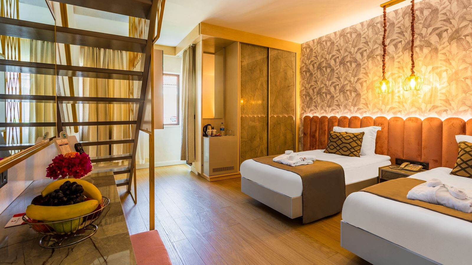 rooms-club-dublex-family-room