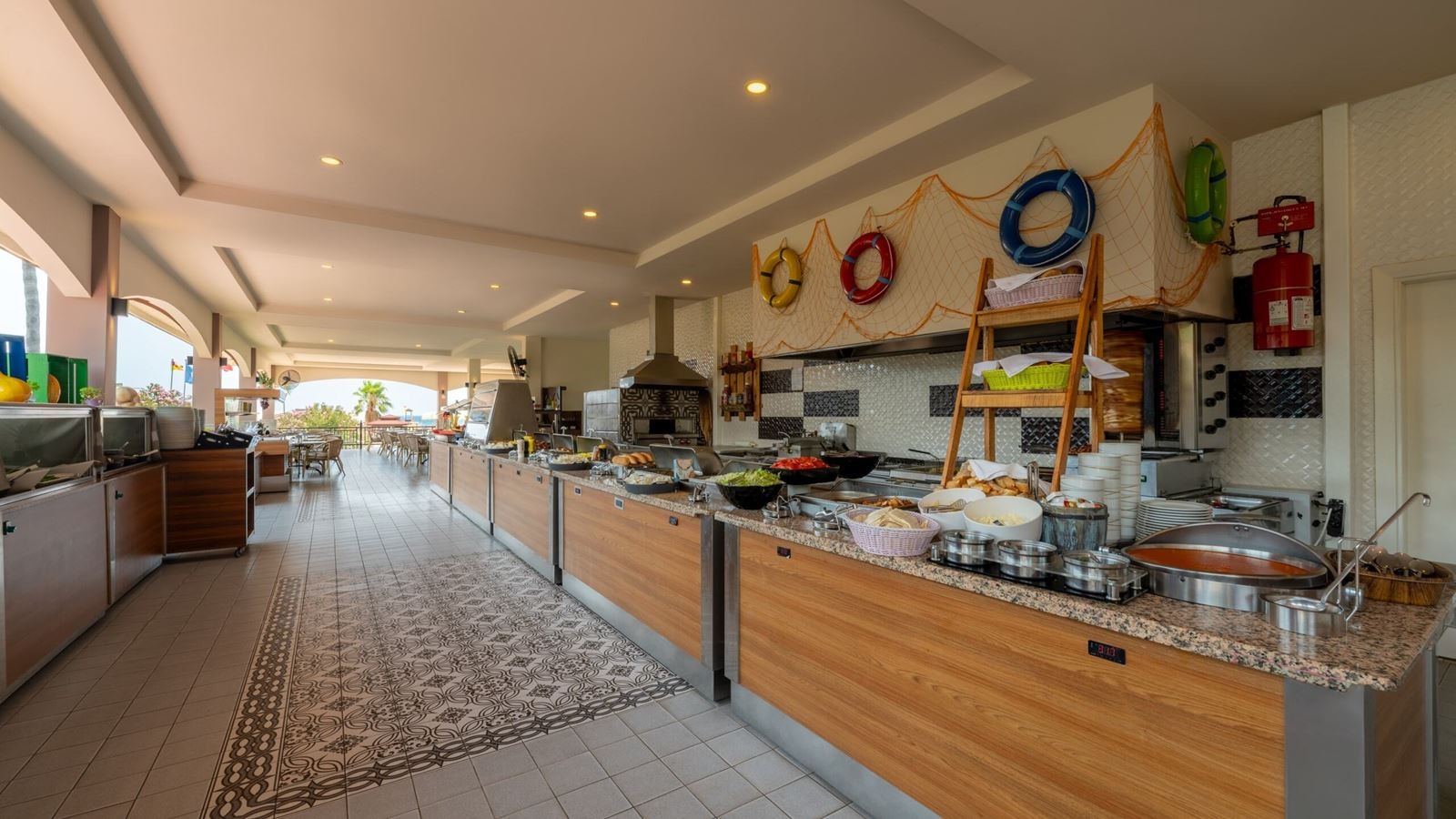 restaurants-paradise-beach-restaurant