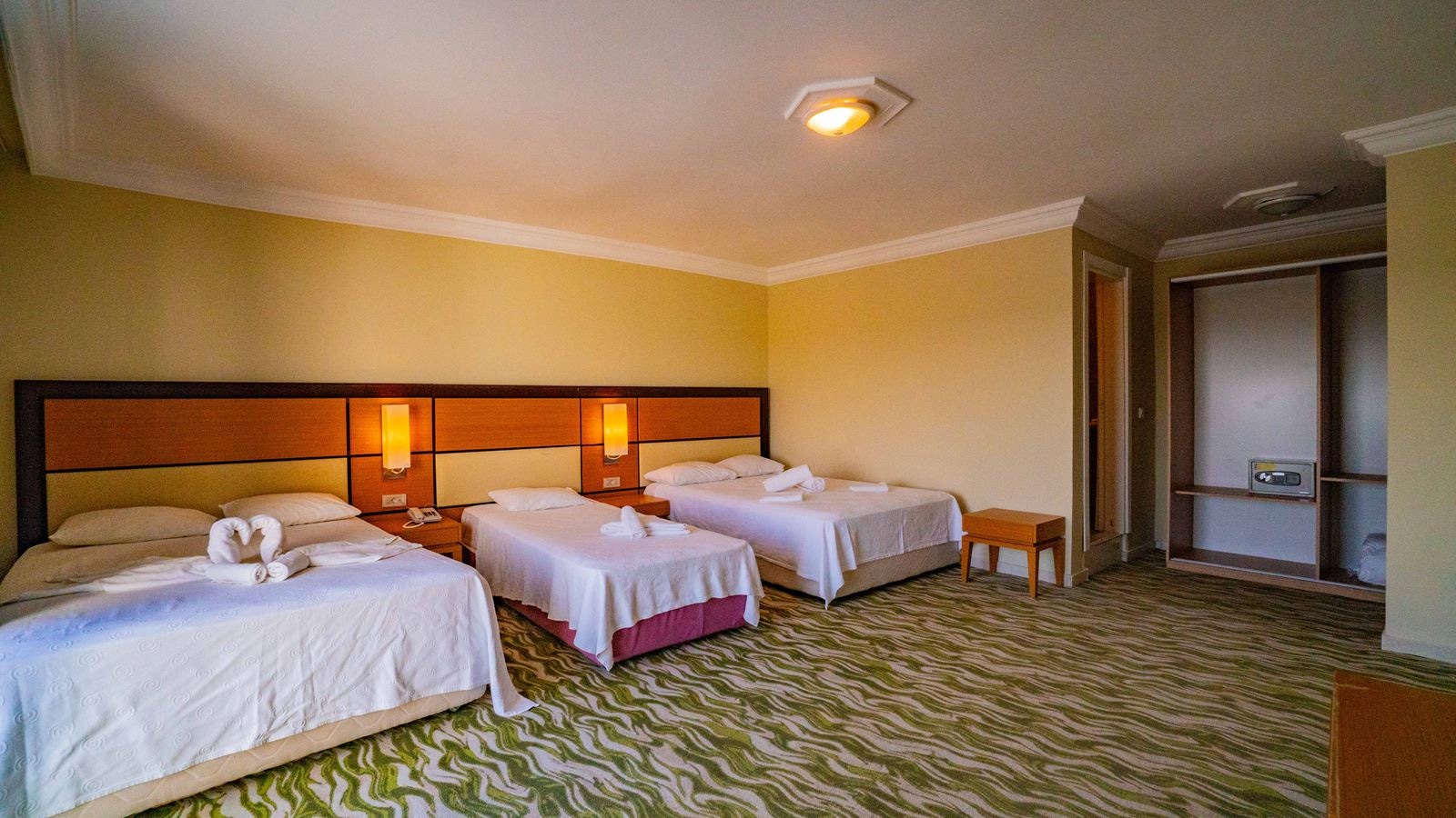 rooms-standard-large-room