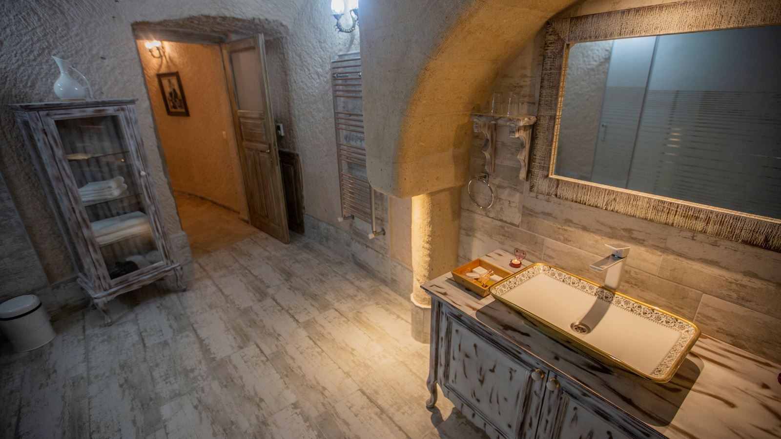 rooms-kaya-magara-suit